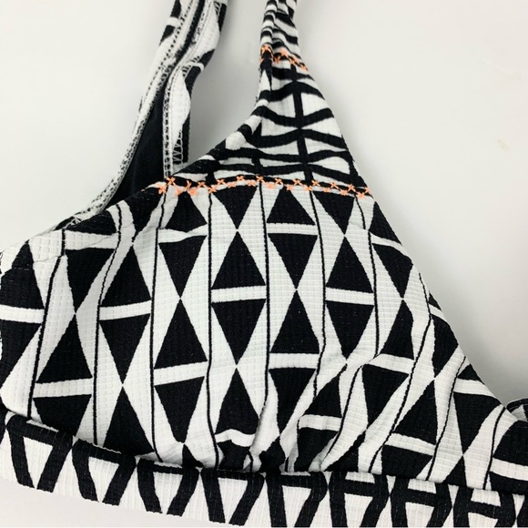 Seafolly Modern Geometry Tribal Triangle Black White Bikini Top Australia US4 - Picture 10 of 14